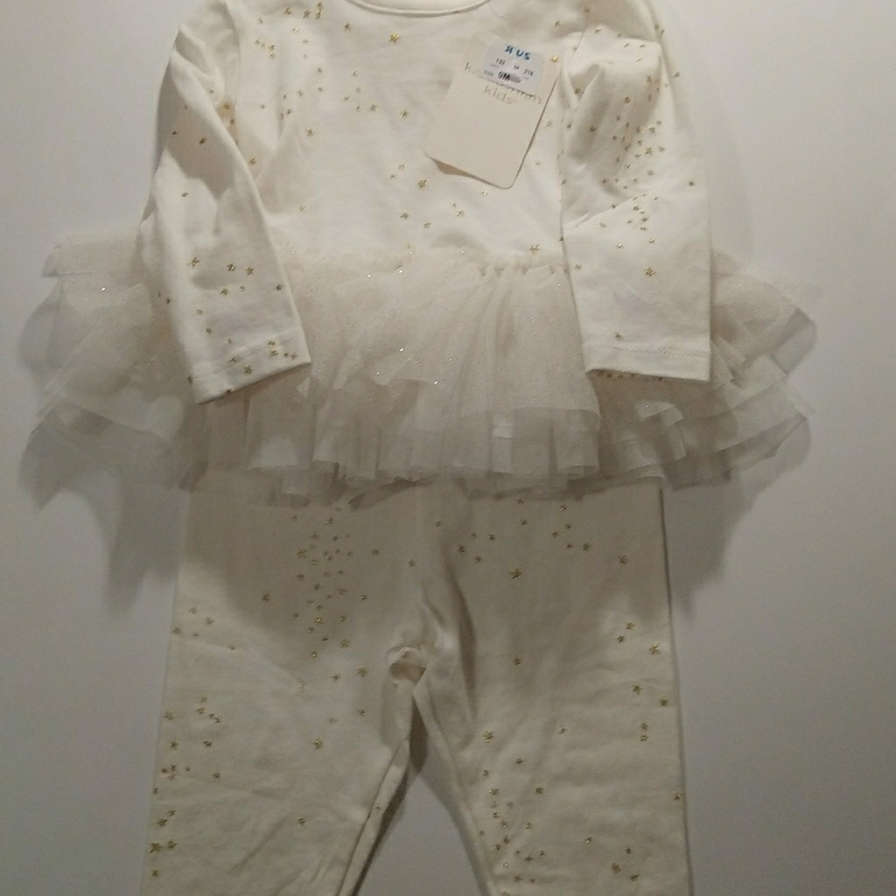Kardashian Kids 2Pc shirt and pants set size 9m